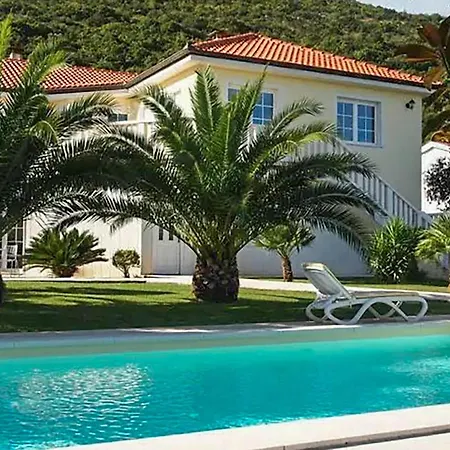 Gorgeous Apartment In Trpanj With House Sea View Apartment