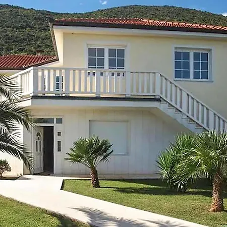 Stunning In With Swimming Pool Trpanj